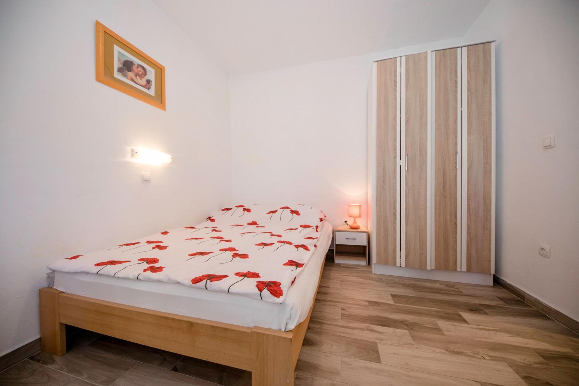 Kazo Apartment Раб Екстериор снимка